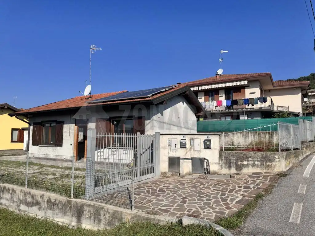 Villa in vendita a Mercallo