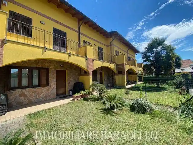 Villetta a schiera in vendita a Lomazzo