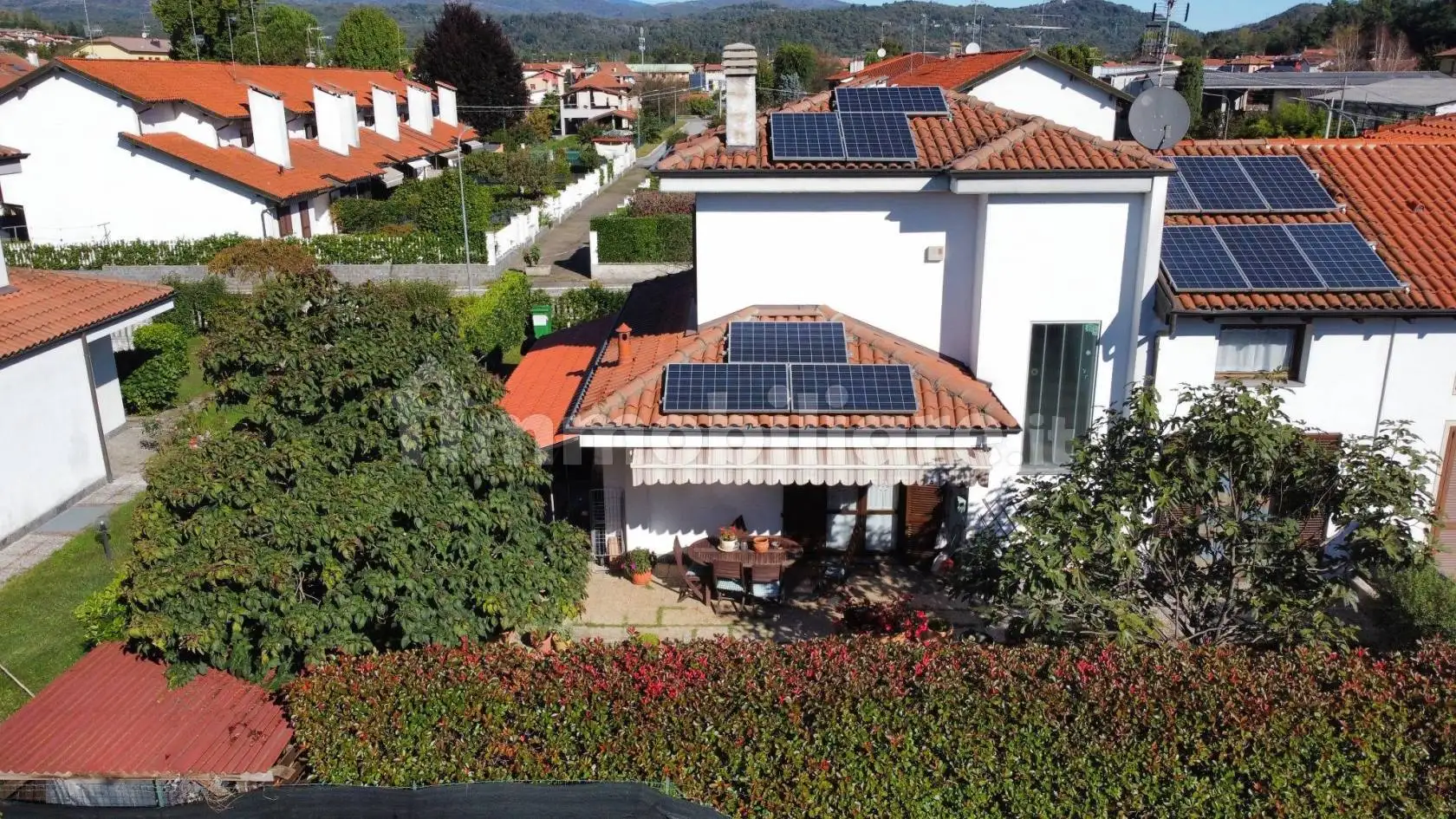 Villa in vendita a Oleggio Castello