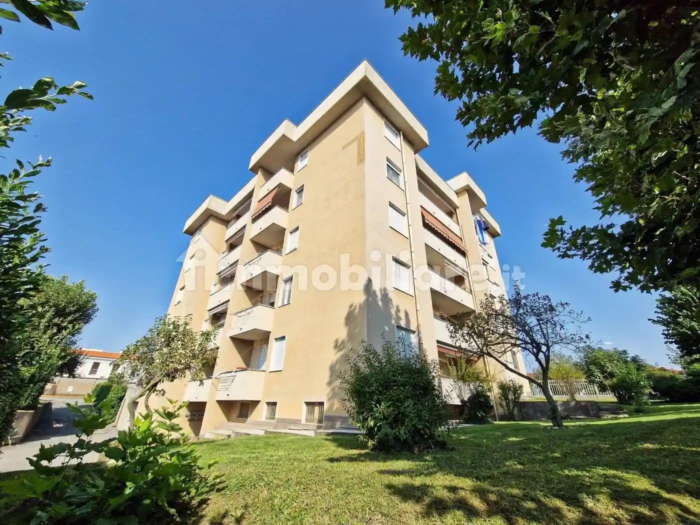 Trilocale via Piave 5, Centro, Cogliate - foto 2