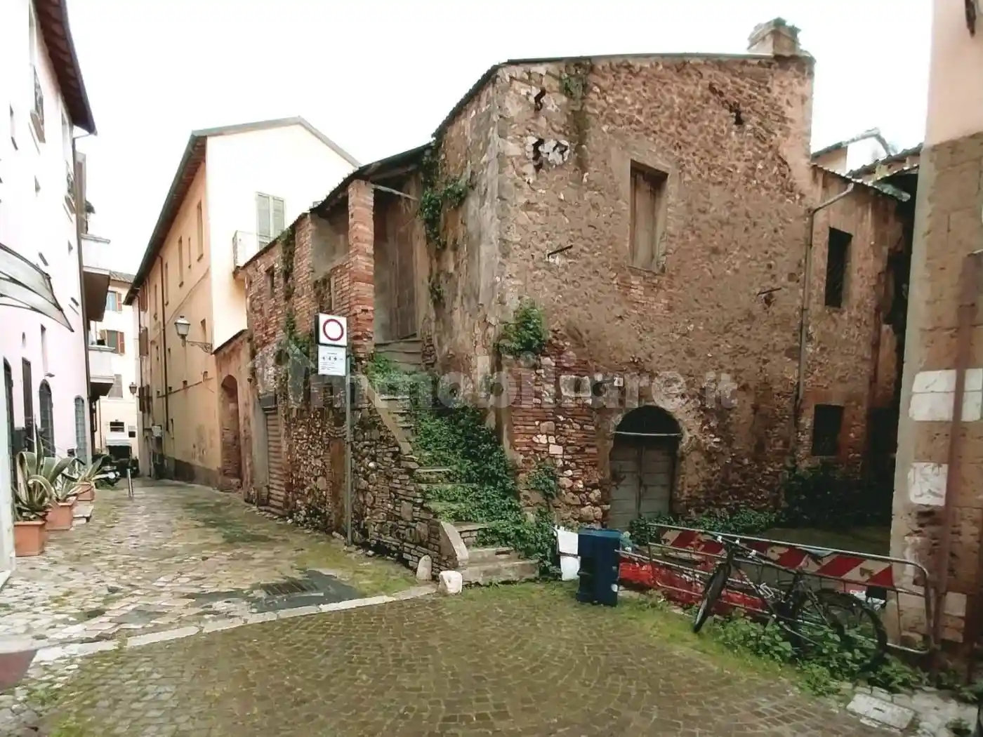 Palazzo - Edificio in vendita a Terni