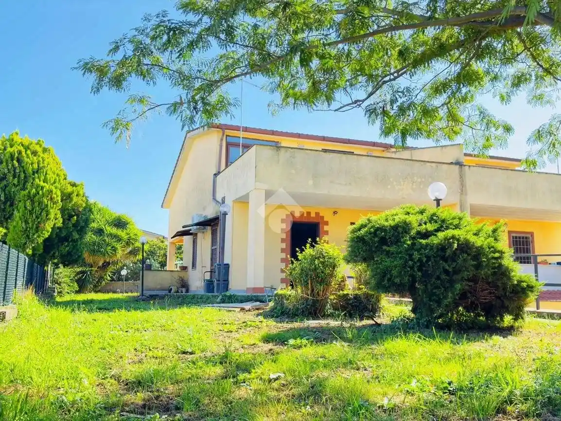 Villa in vendita a Anguillara Sabazia