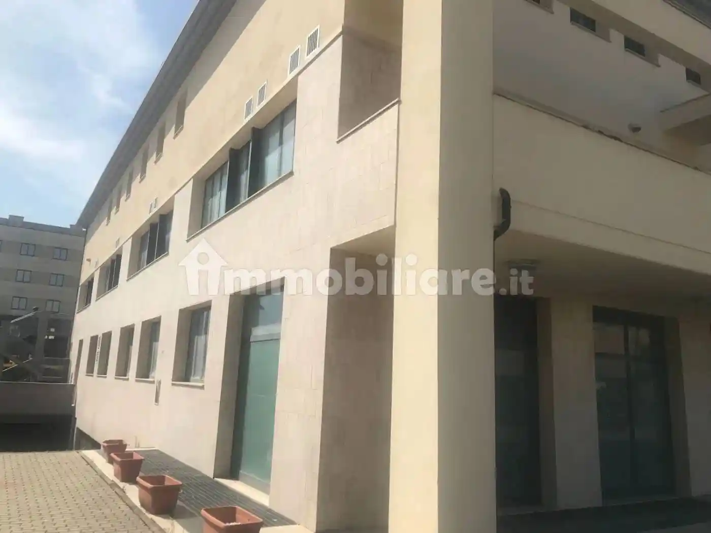 Palazzo - Edificio in Affitto - foto 3