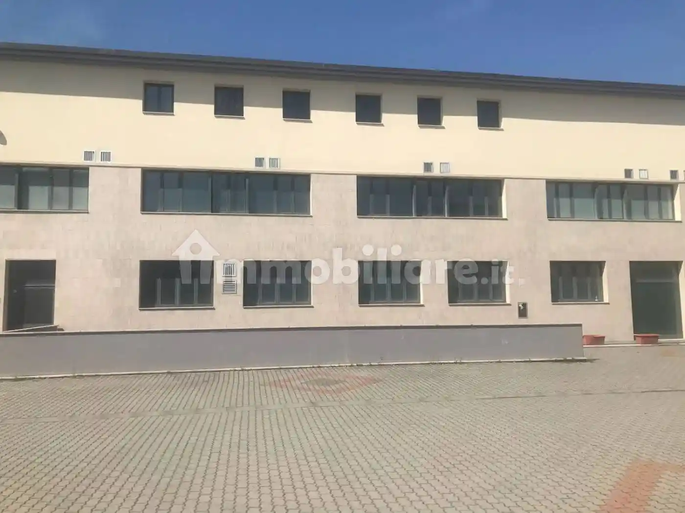 Palazzo - Edificio in Affitto - foto 4