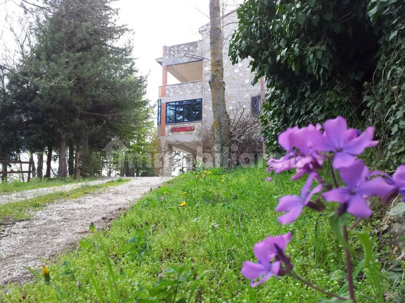 Palazzo - Edificio in vendita a Cortino