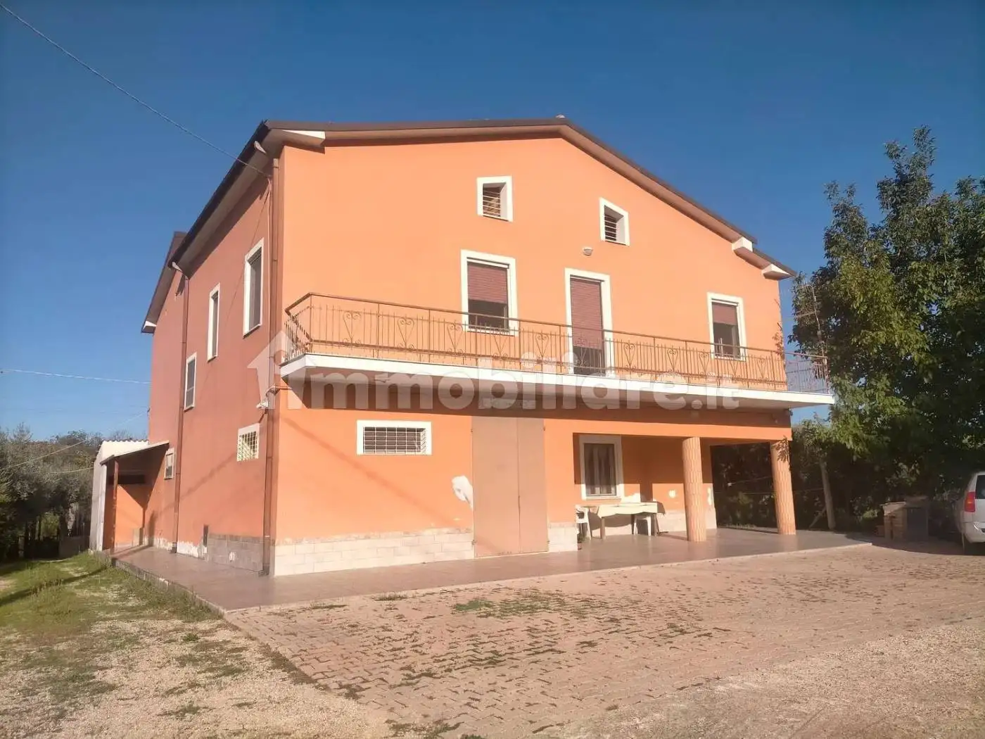 Villa in vendita a Loreto Aprutino