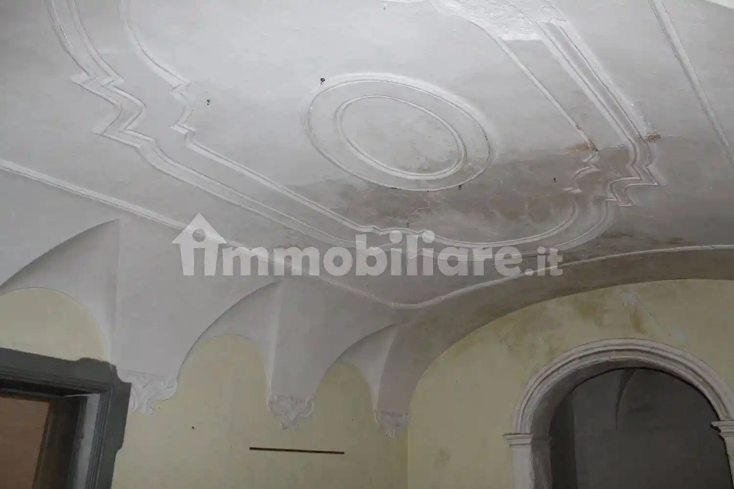 Palazzo - Edificio in vendita a Itri