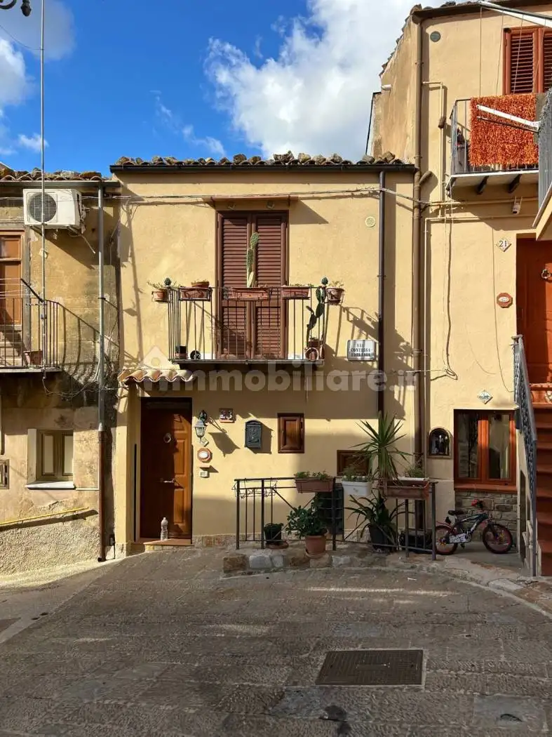 Casa indipendente in vendita a Collesano