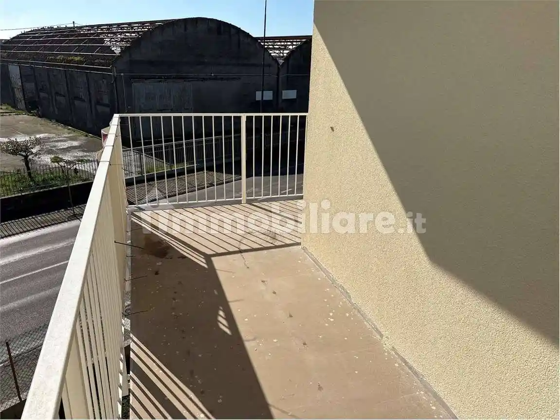 Trilocale via San d'Acquisto, snc, Centro, Isola Rizza - foto 4