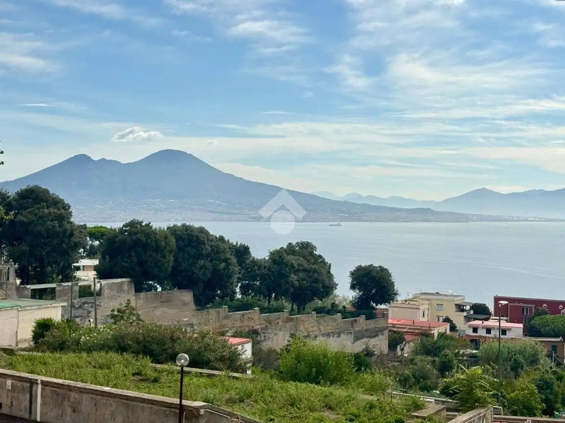 Appartamento in vendita a Napoli
