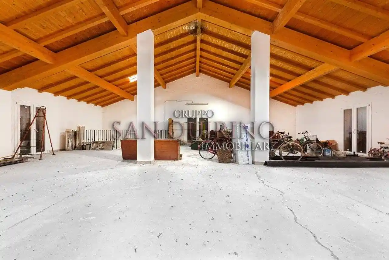 Villa in vendita a Novi di Modena