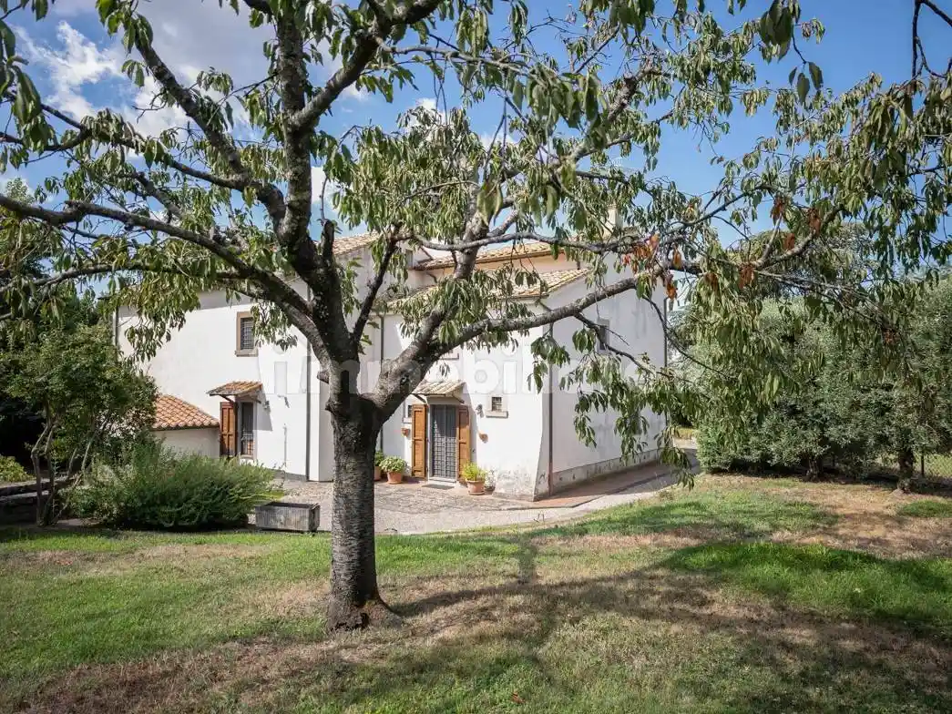 Villa in vendita a Viterbo