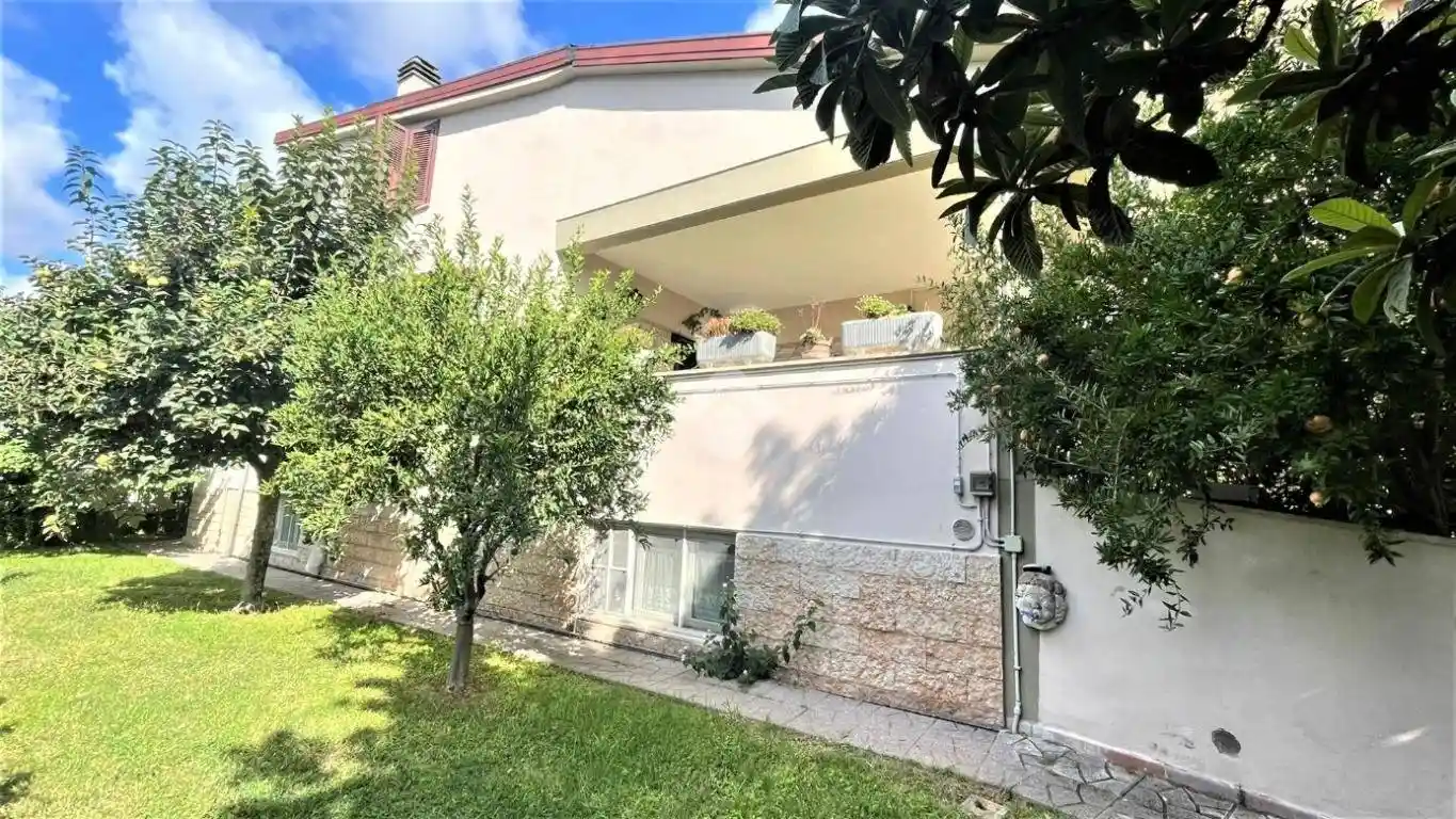 Villa unifamiliare via dei Monti Sirini 27, Colleverde, Guidonia Montecelio - foto 4