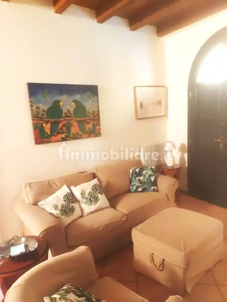 Appartamento in vendita a Angera