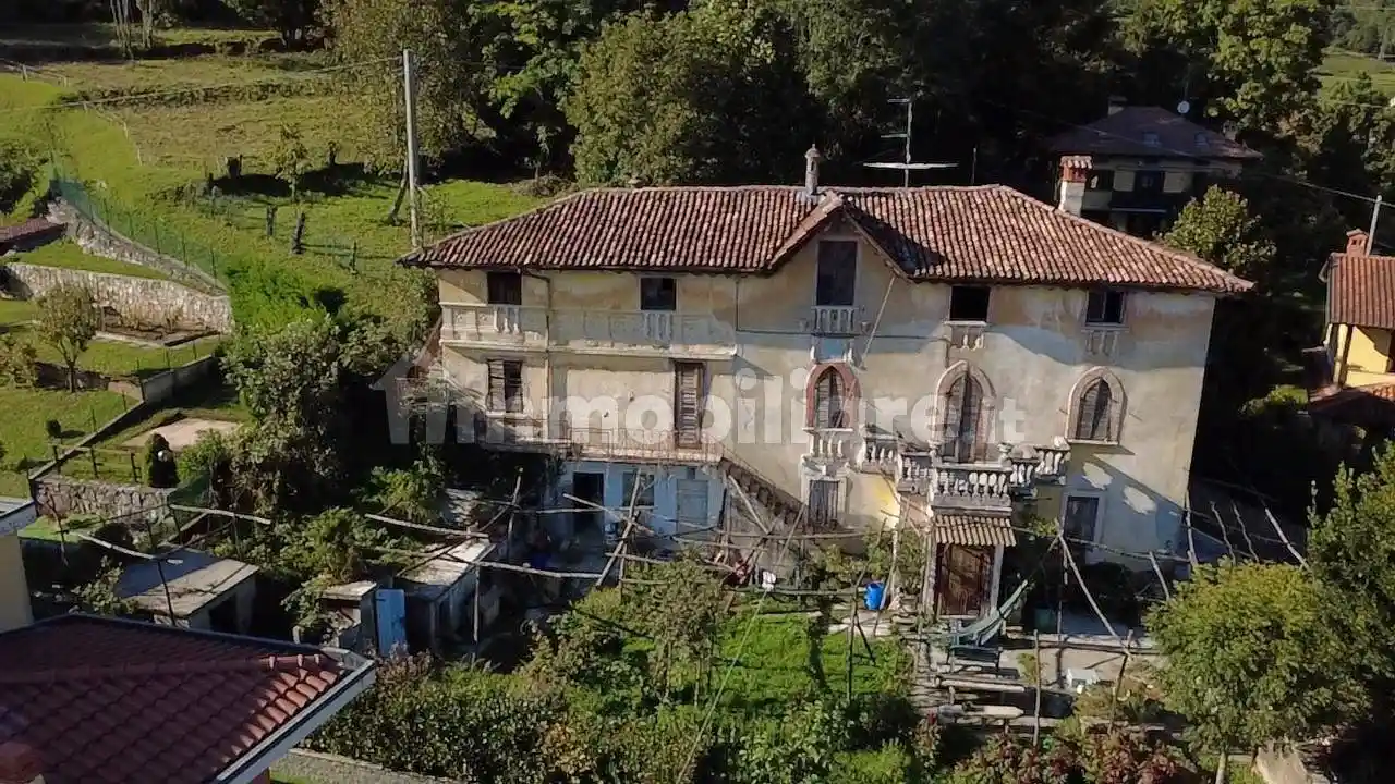 Villa in vendita a Alzano Lombardo