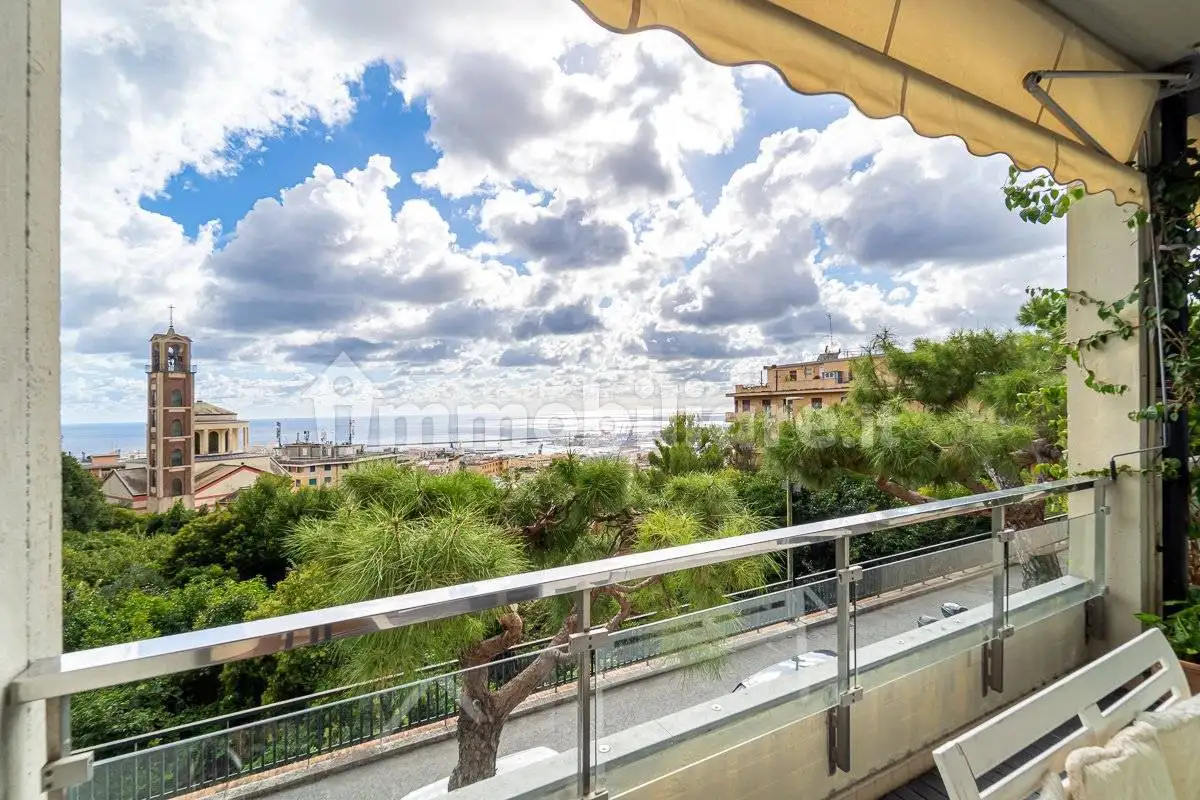 Appartamento in vendita a Genova
