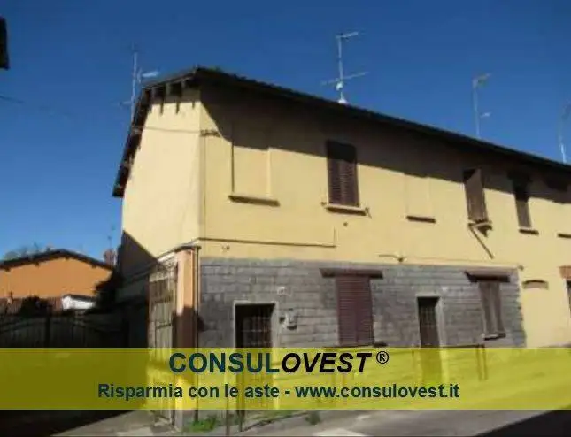 Casa indipendente in asta a Calvignasco