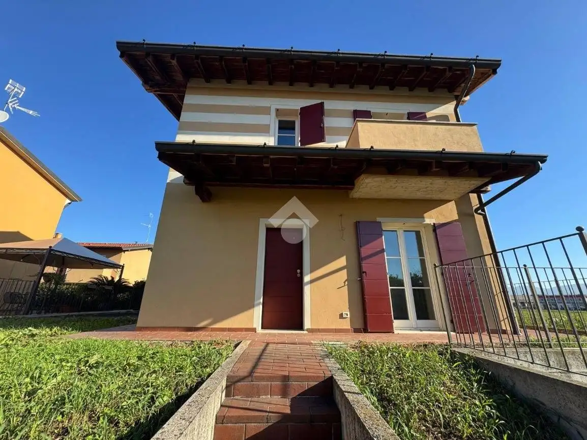 Villa in vendita a Torbole Casaglia