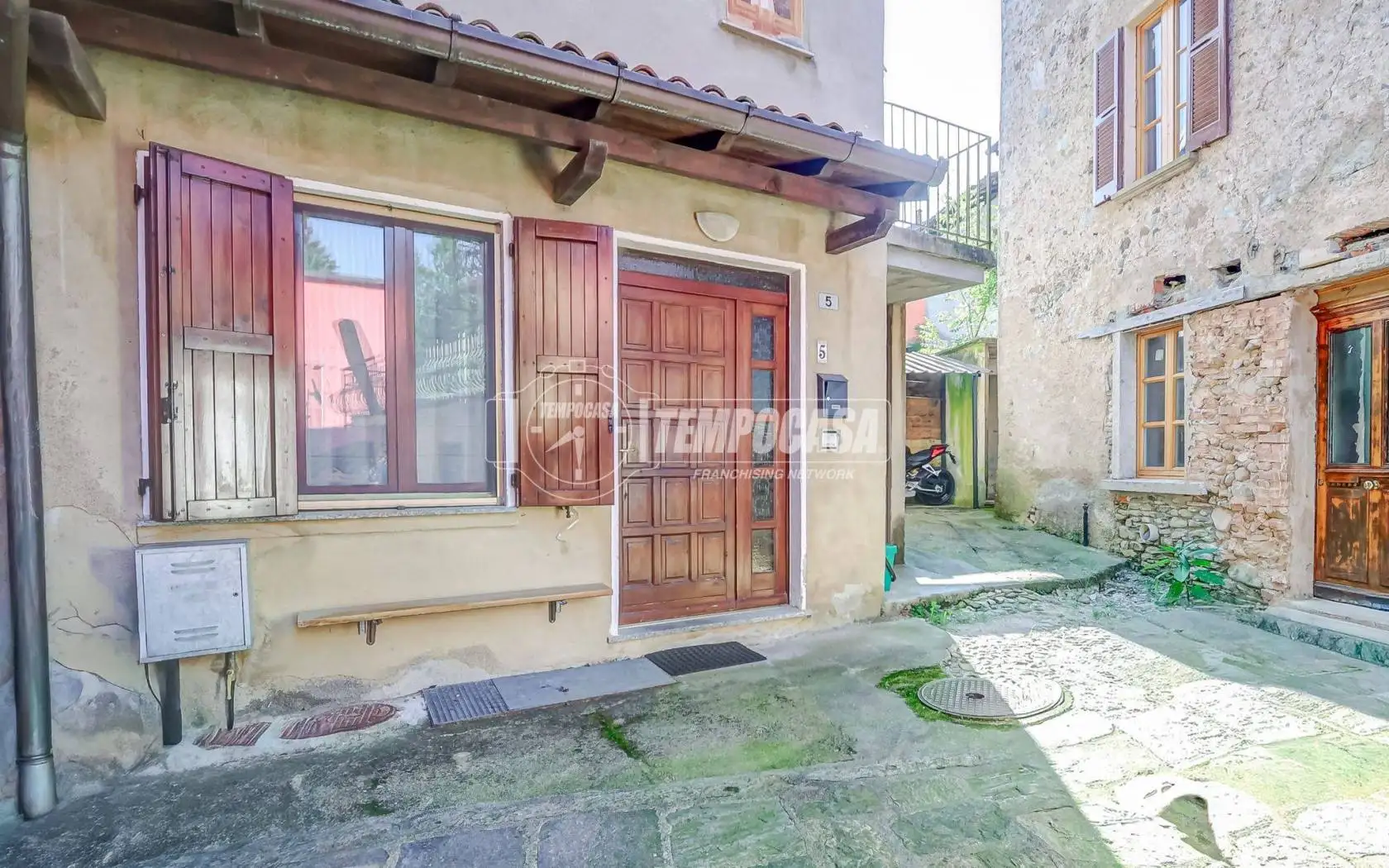 Appartamento in vendita a Cremenaga