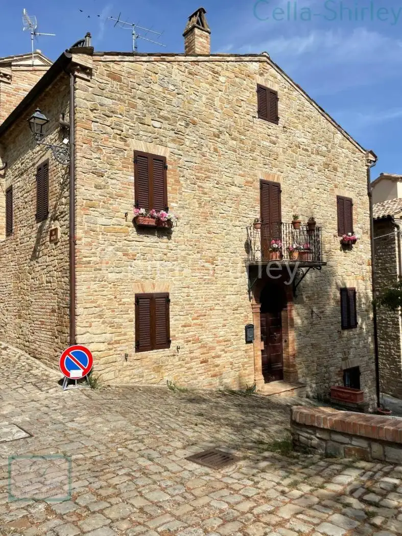 Casa indipendente in vendita a Santa Vittoria in Matenano