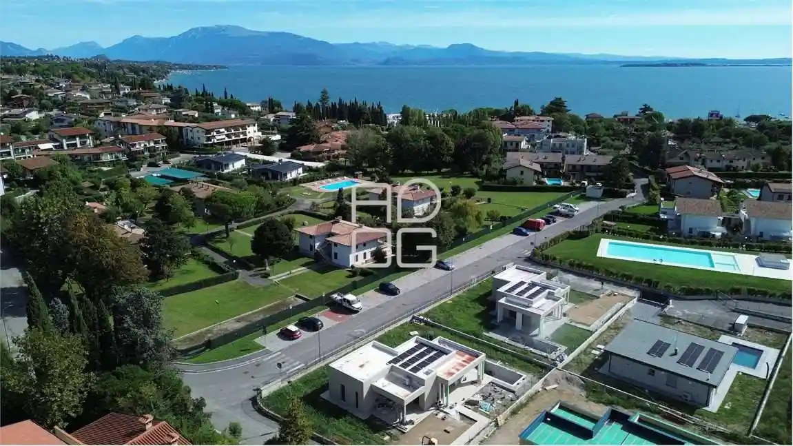 Villa in vendita a Padenghe sul Garda