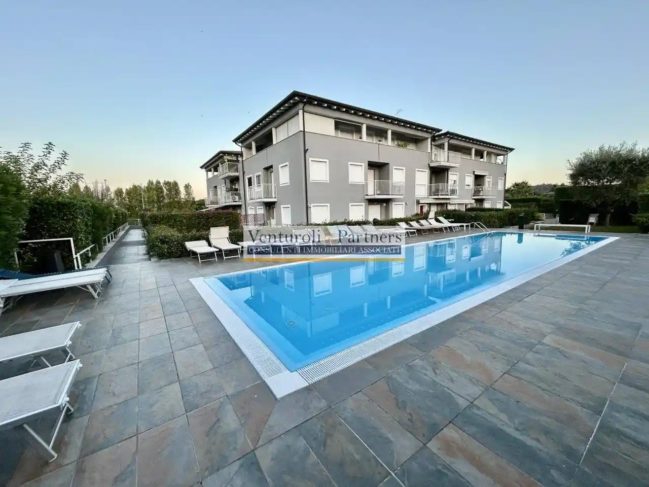 Appartamento in vendita a Padenghe sul Garda