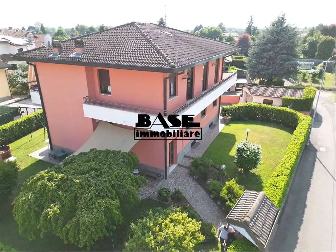 Villa in vendita a Bregnano