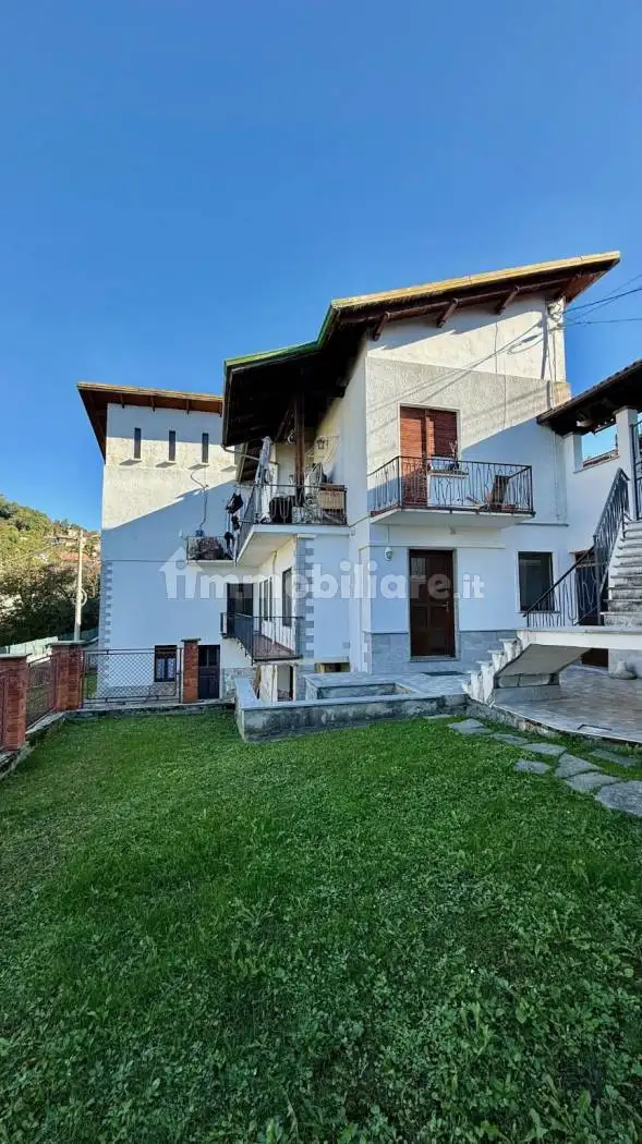 Villa in vendita a Zumaglia