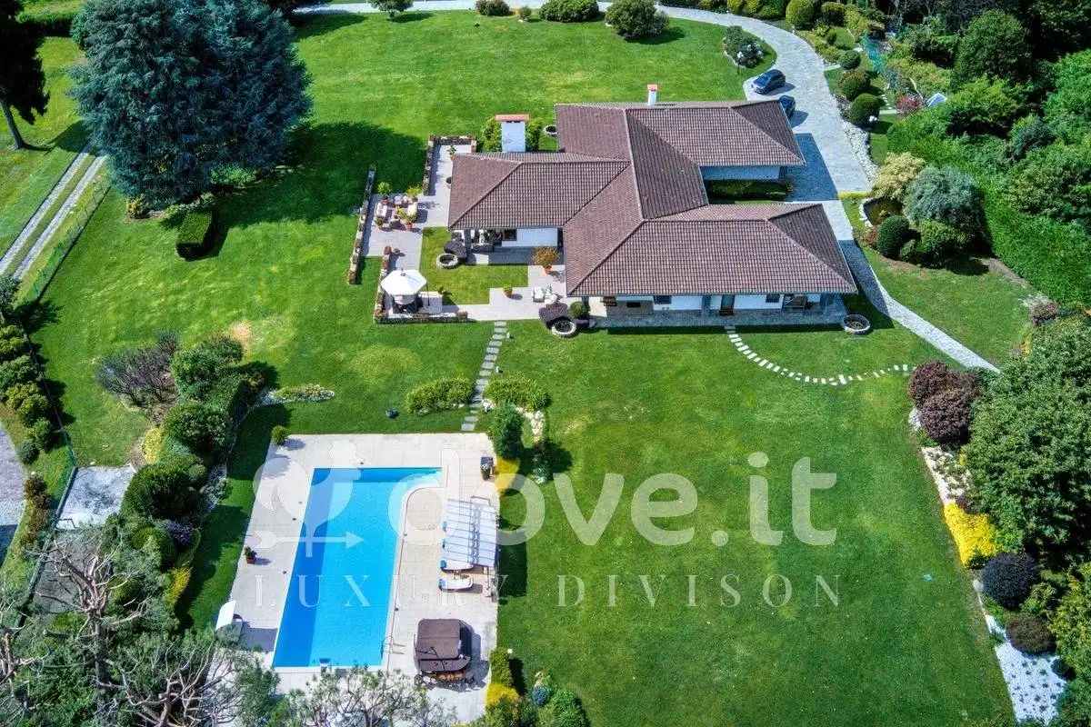 Villa in vendita a Colverde