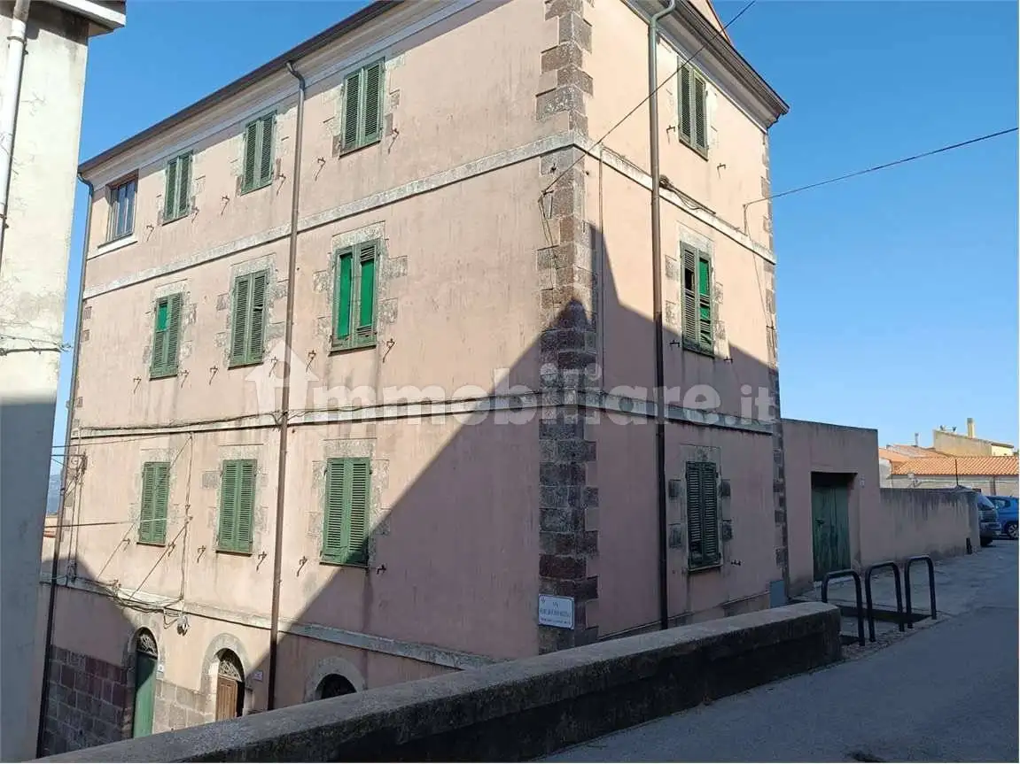 Palazzo - Edificio in vendita a Villanova Monteleone