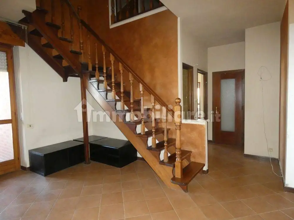 Appartamento in affitto a Grinzane Cavour