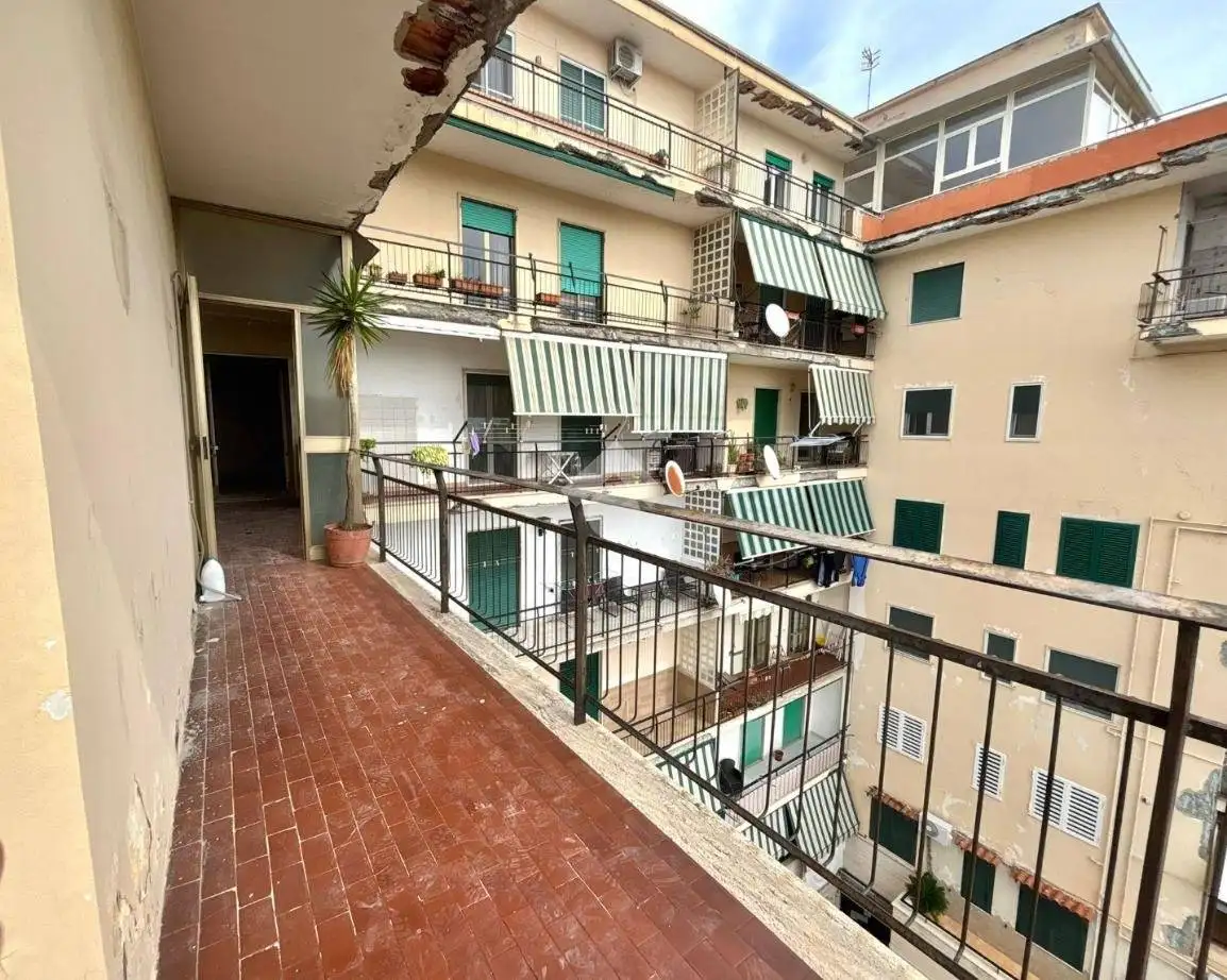 Appartamento in vendita a Napoli