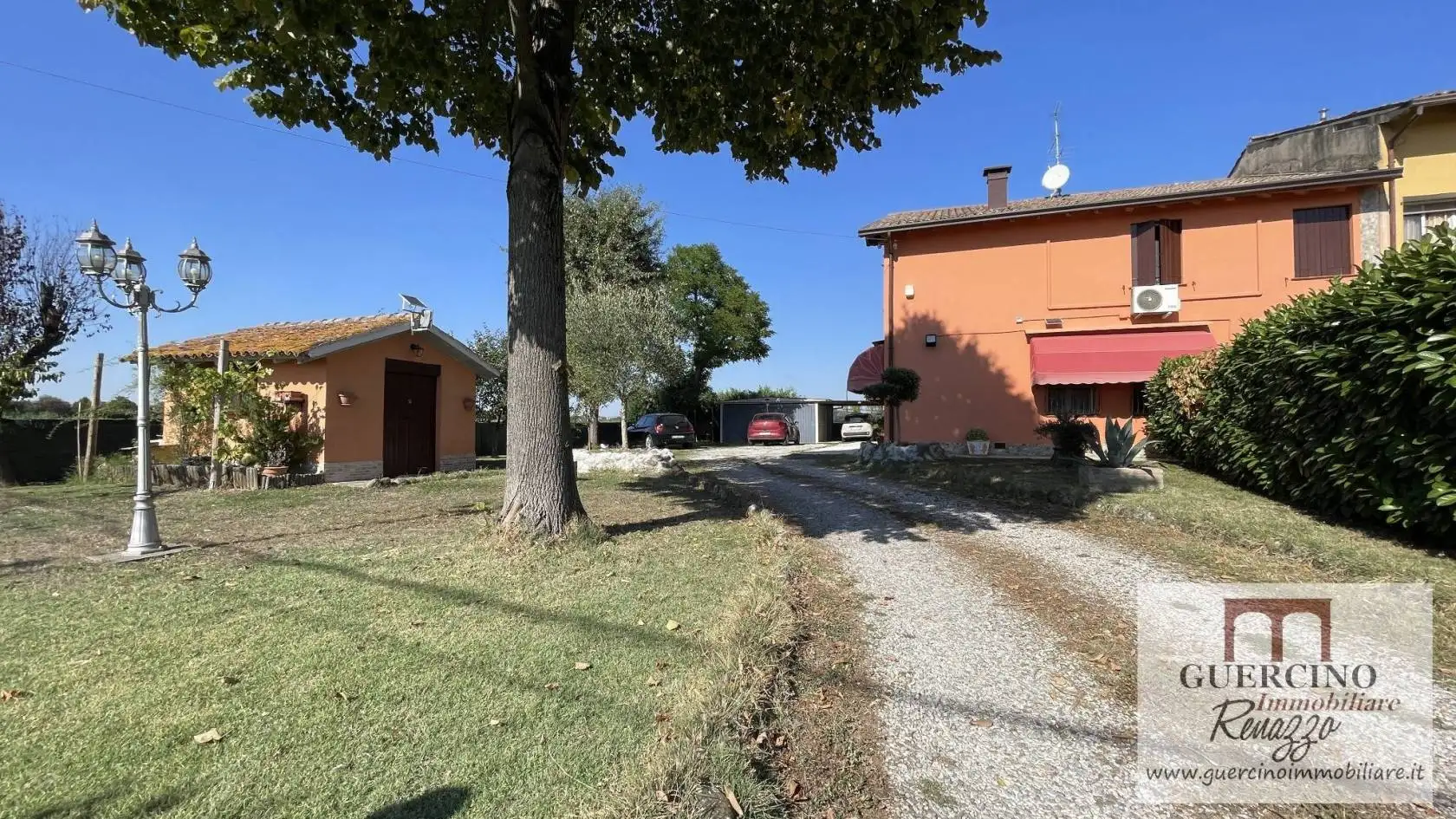 Villa in vendita a Cento