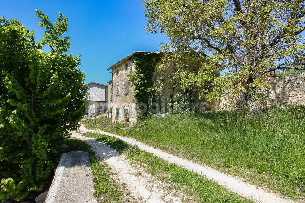 Rustico - Casale in vendita a Negrar di Valpolicella