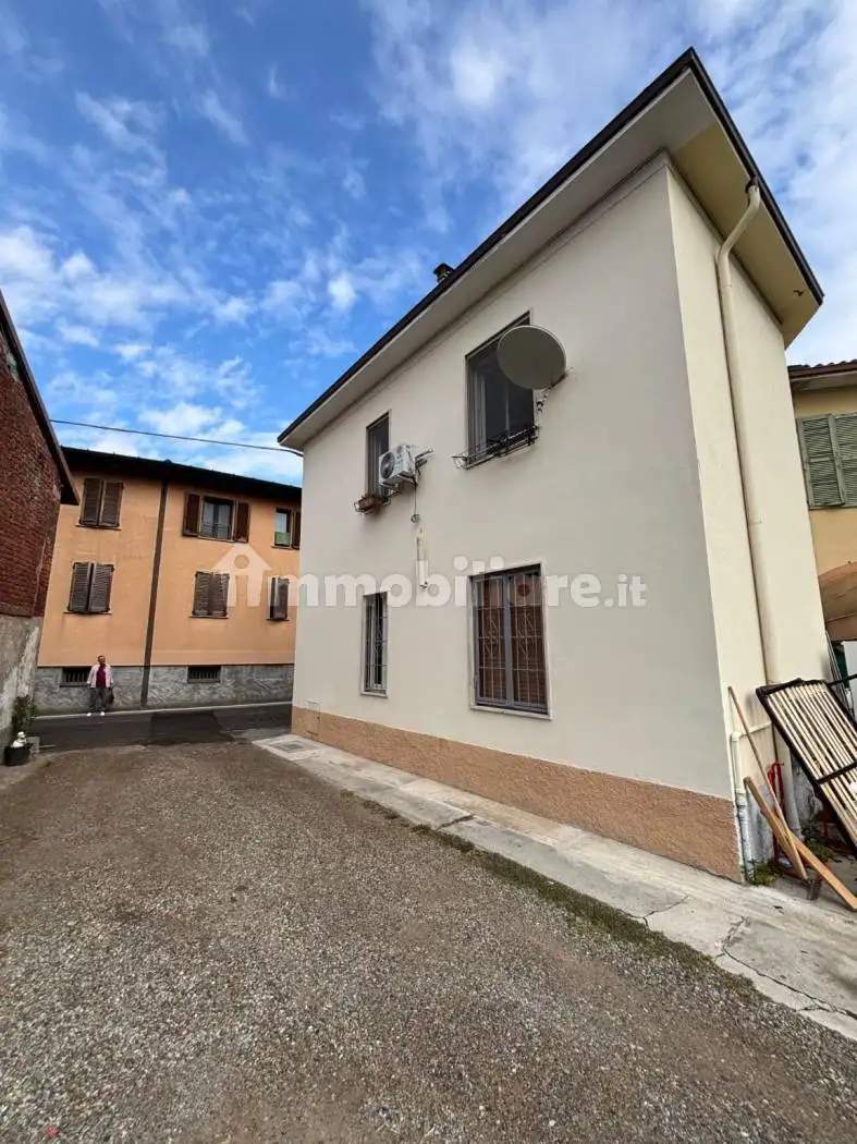 Villa in vendita a Crespiatica