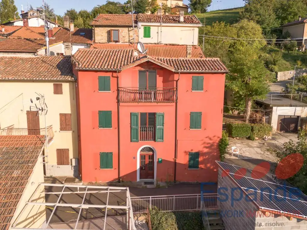Casa indipendente in vendita a San Benedetto Val di Sambro