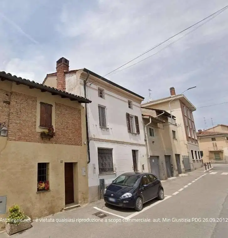 Casa indipendente in asta a Breme