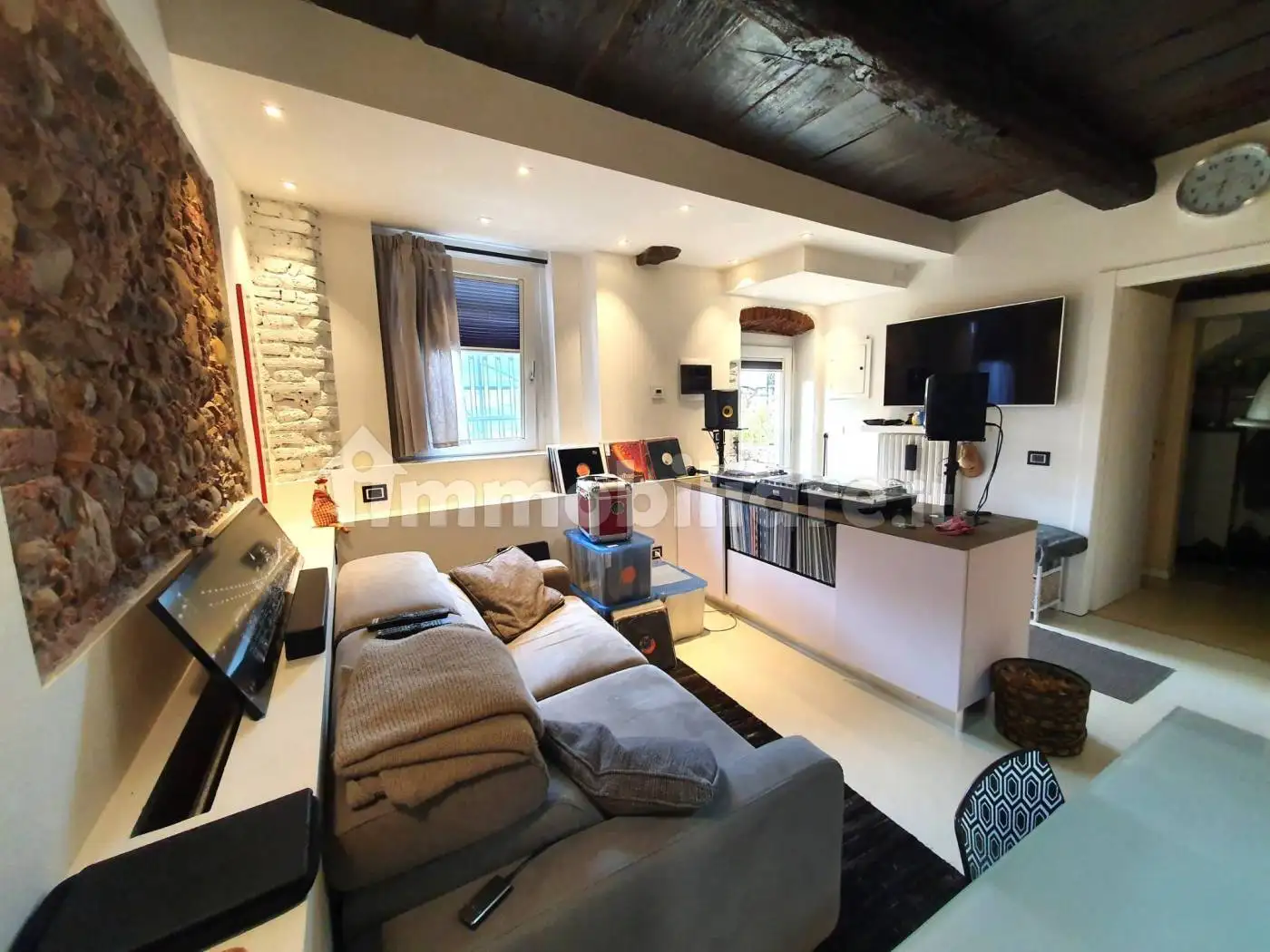 Bilocale piazza Giacomo Matteotti, Divignano - foto 2