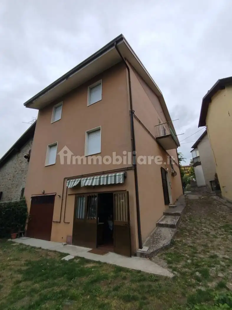 Casa indipendente in vendita a San Benedetto Val di Sambro