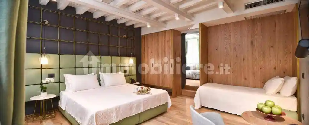 Palazzo - Edificio in Affitto - foto 2