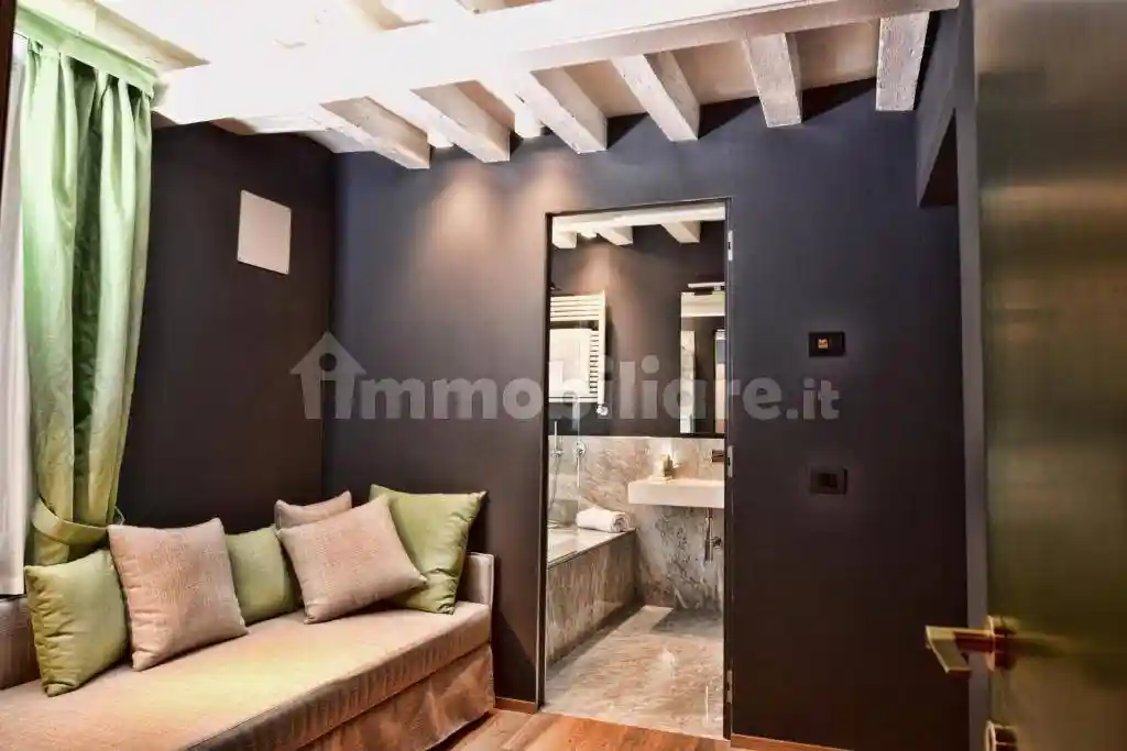 Palazzo - Edificio in Affitto - foto 5