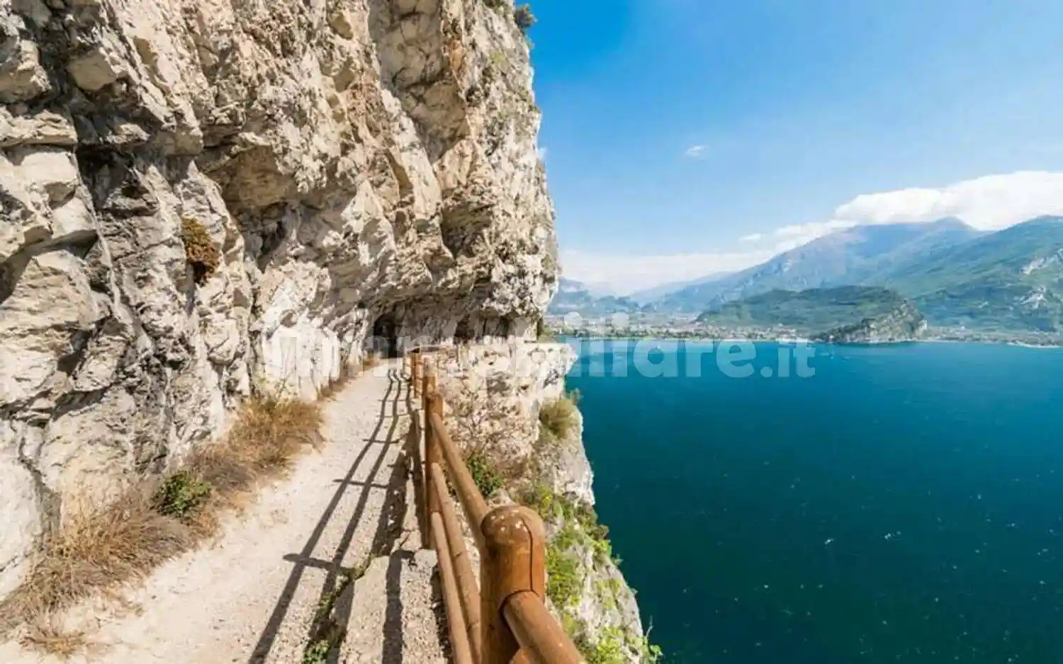 Trilocale viale Catullo No Number, Pieve Vecchia, Villaggio Sanghen, Manerba del Garda - foto 4