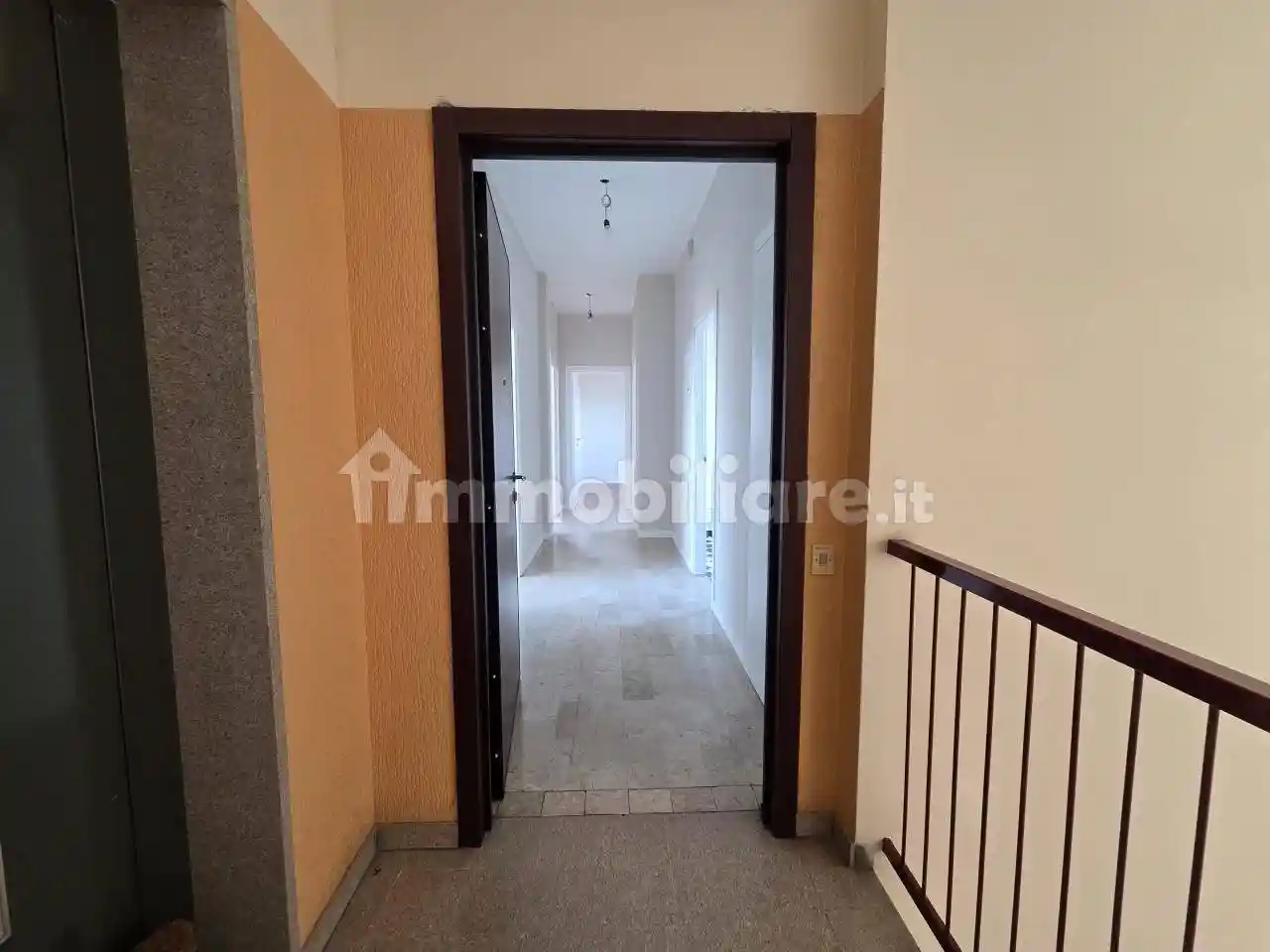 Trilocale via Moro Aldo, 4, Cassano Magnago - foto 2