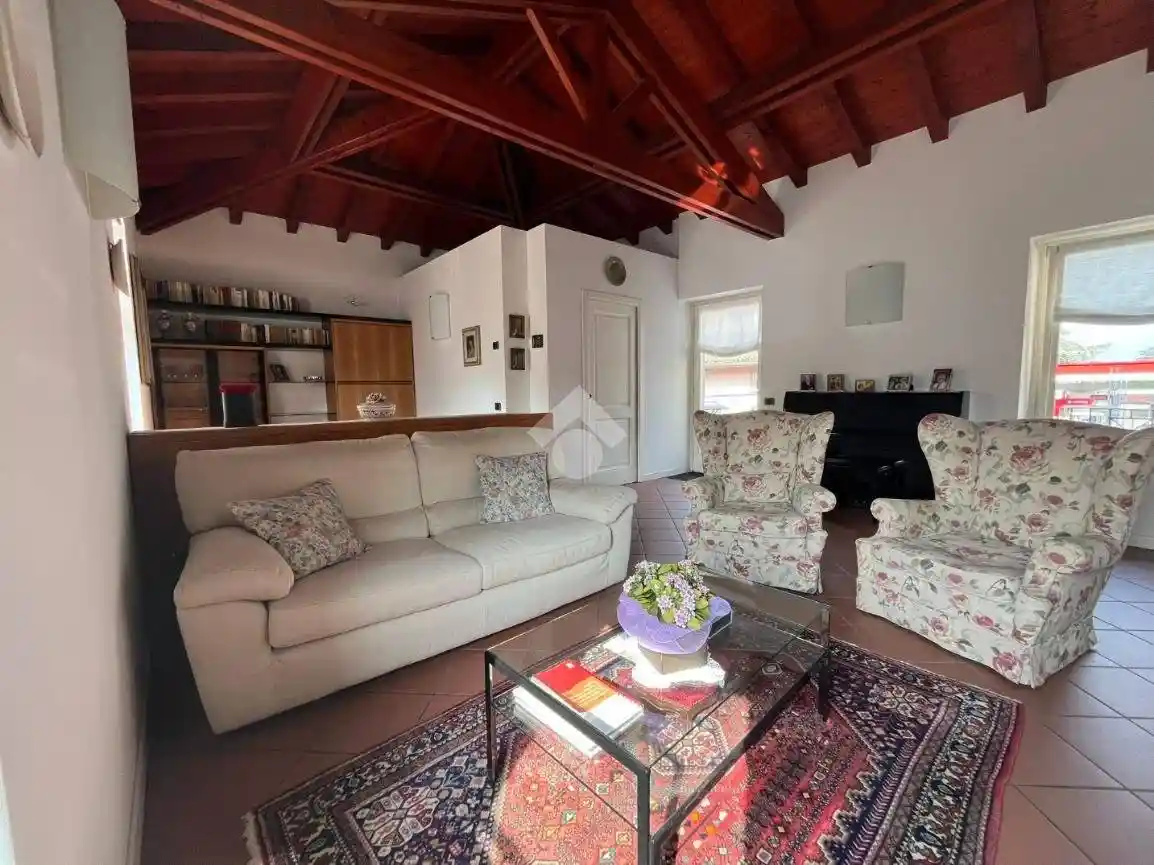 Villa in vendita a Seriate