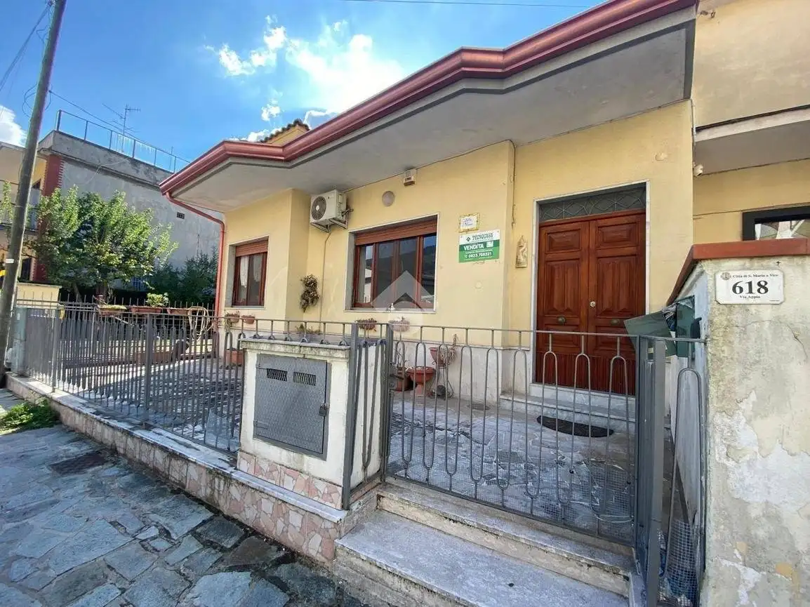 Casa indipendente in vendita a Santa Maria a Vico