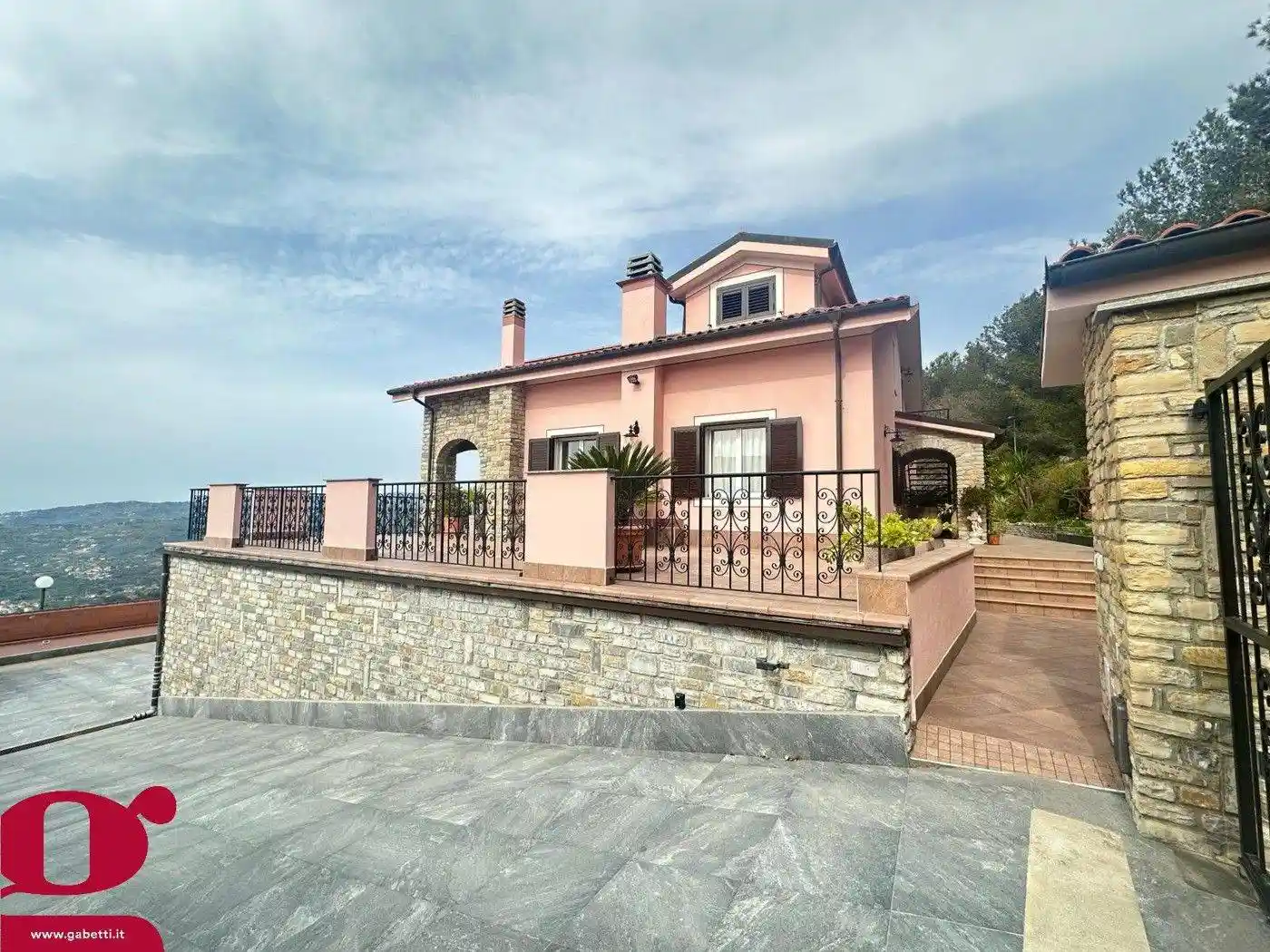 Appartamento in vendita a Imperia