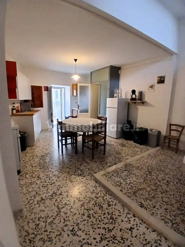 Trilocale via di Mezzo la Terra 20, Centro, Calascio - foto 2