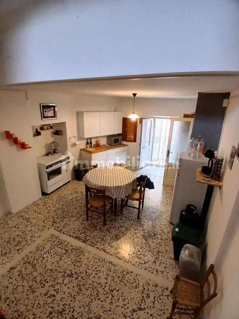 Trilocale via di Mezzo la Terra 20, Centro, Calascio - foto 3