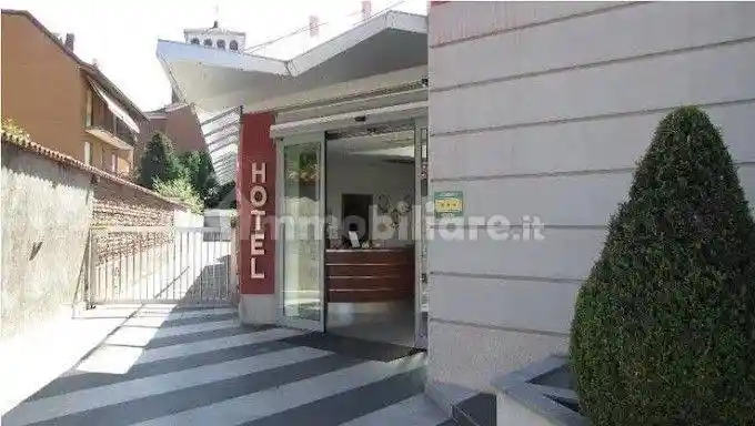 Palazzo - Edificio in affitto a Parabiago