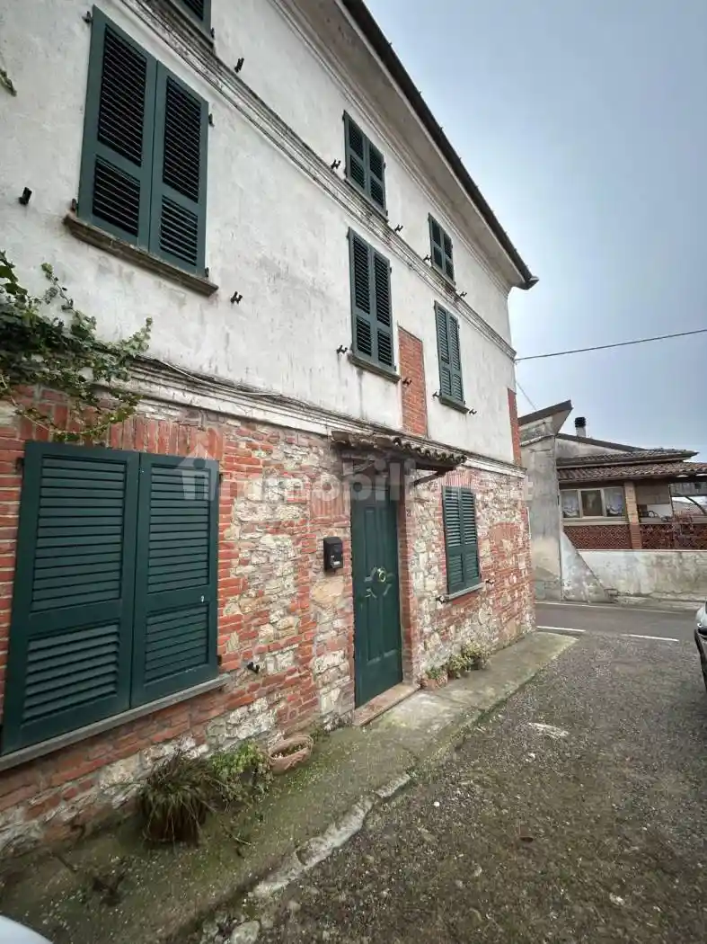 Villa in vendita a Ziano Piacentino